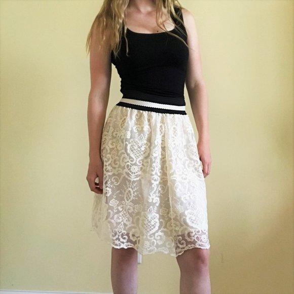 Jealous Tomato Dresses & Skirts - Jealous Tomato Cream Lace Mid-Length Skirt